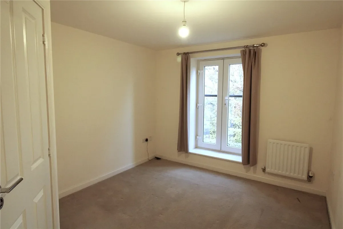Flat Hansen Gardens in Hedge End