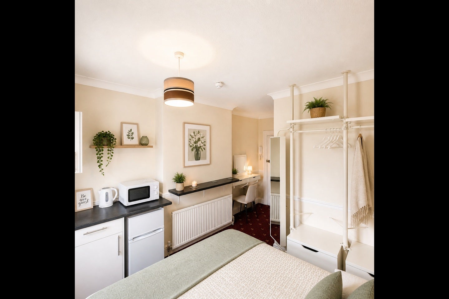 Room Cromwell Street in Worcester