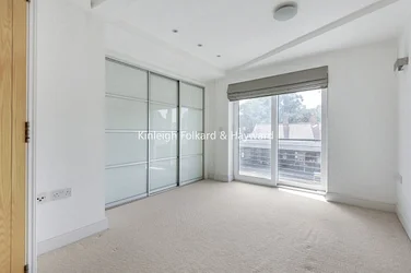 Flat Beckenham Hill Road in Greater London