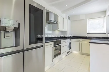 Flat Beckenham Hill Road in Greater London