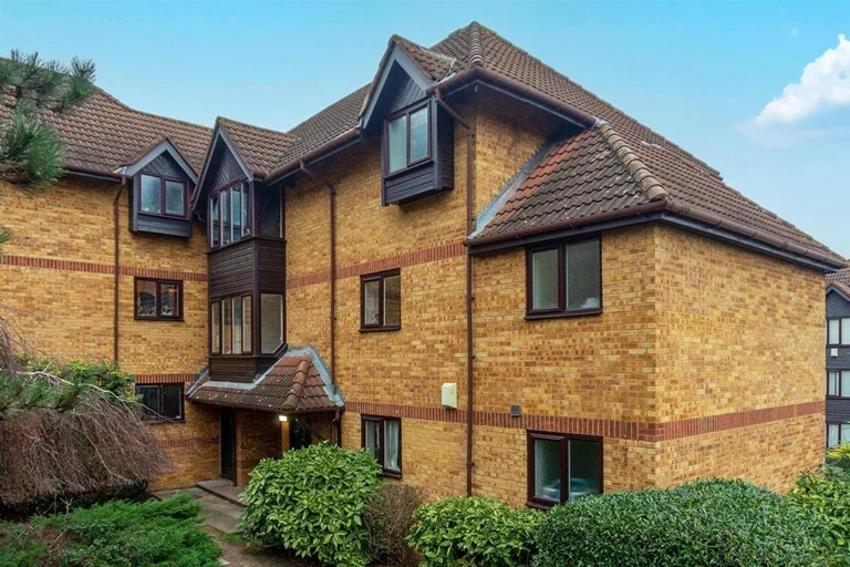 Flat Grove Park in Greater London