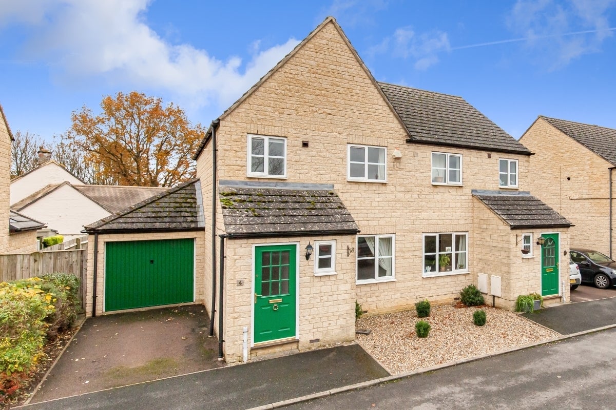 House Slatters Court in West Oxfordshire
