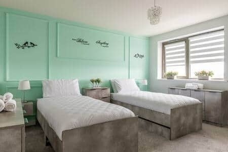 Room Latchet Lane in Upton