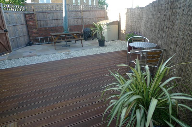 Room Elmfield Road in Greater London