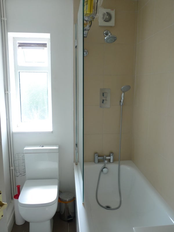 Room Elmfield Road in Greater London
