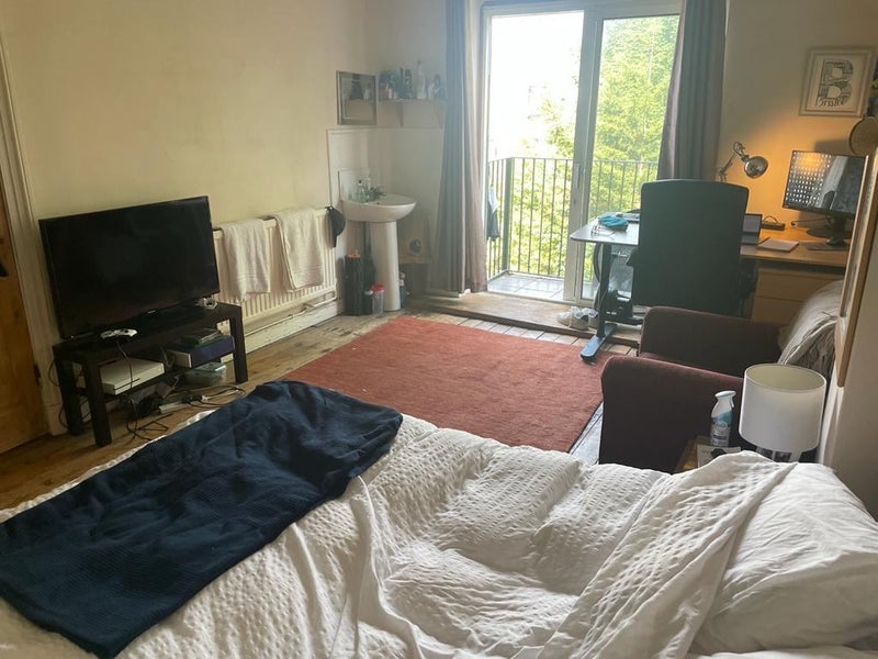 Room Clapham Manor Street in Greater London