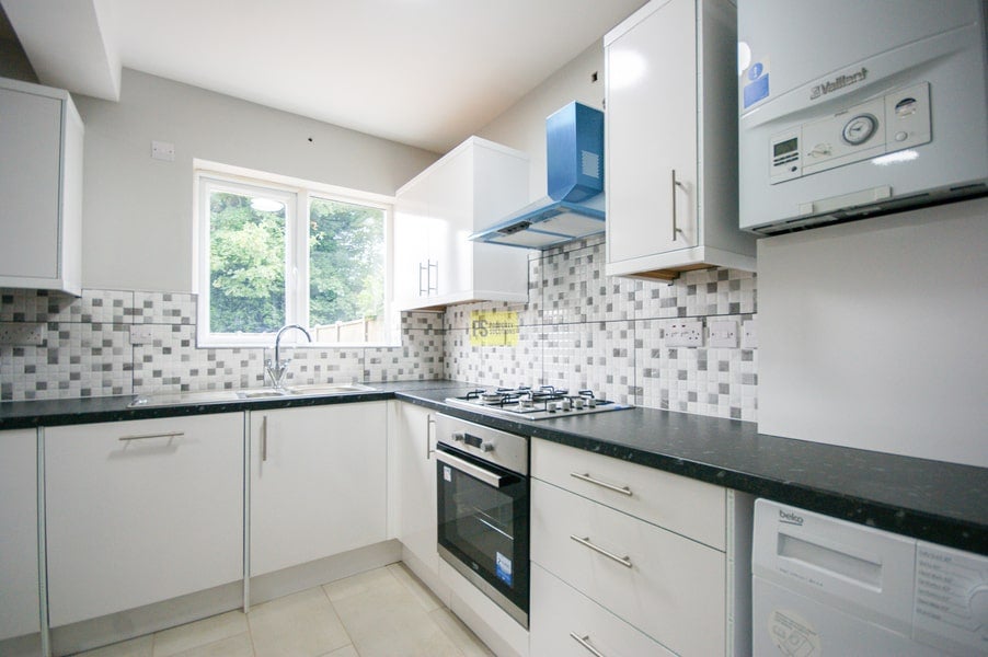 Room Windrush Grove in Birmingham