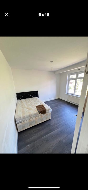 Room Walthamstow Avenue in Greater London