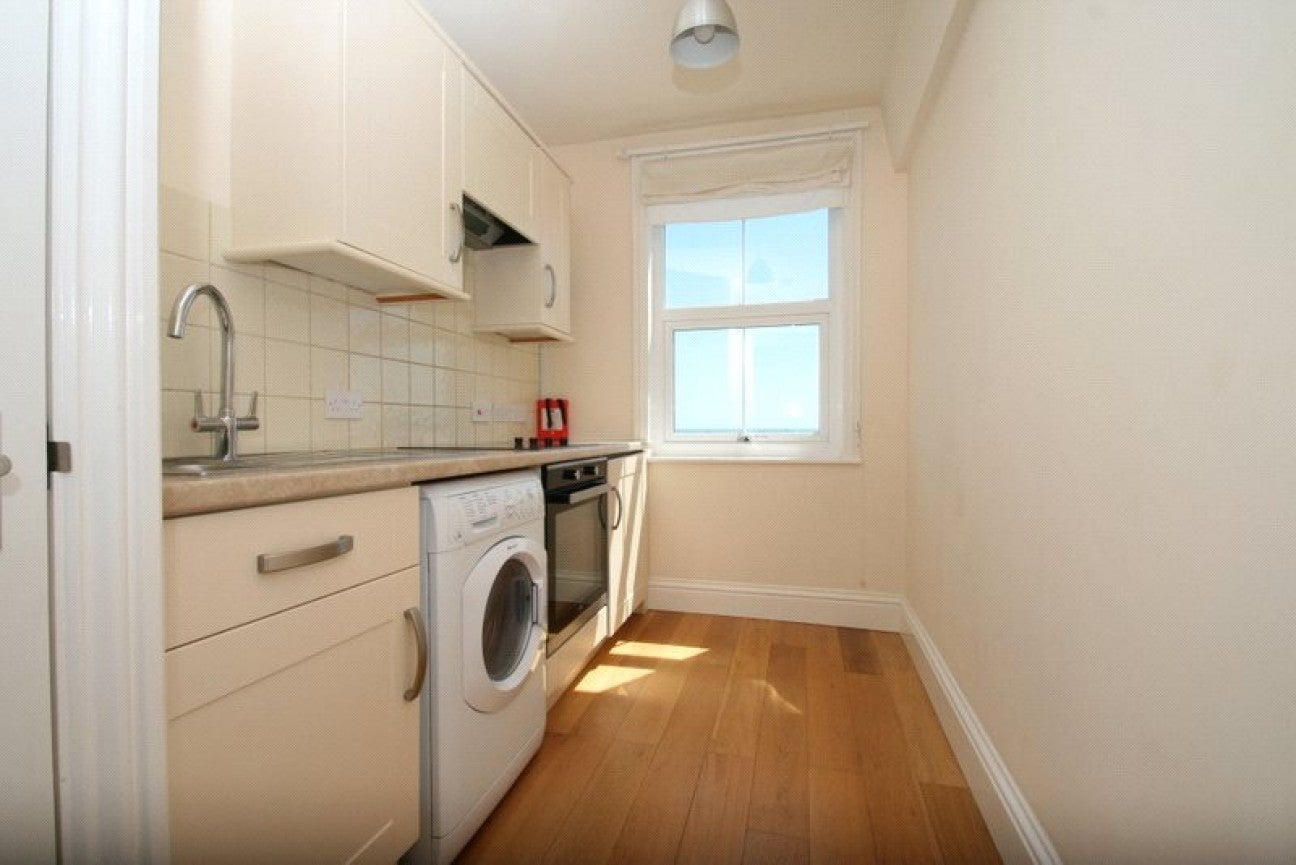 Flat South Terrace in Arun