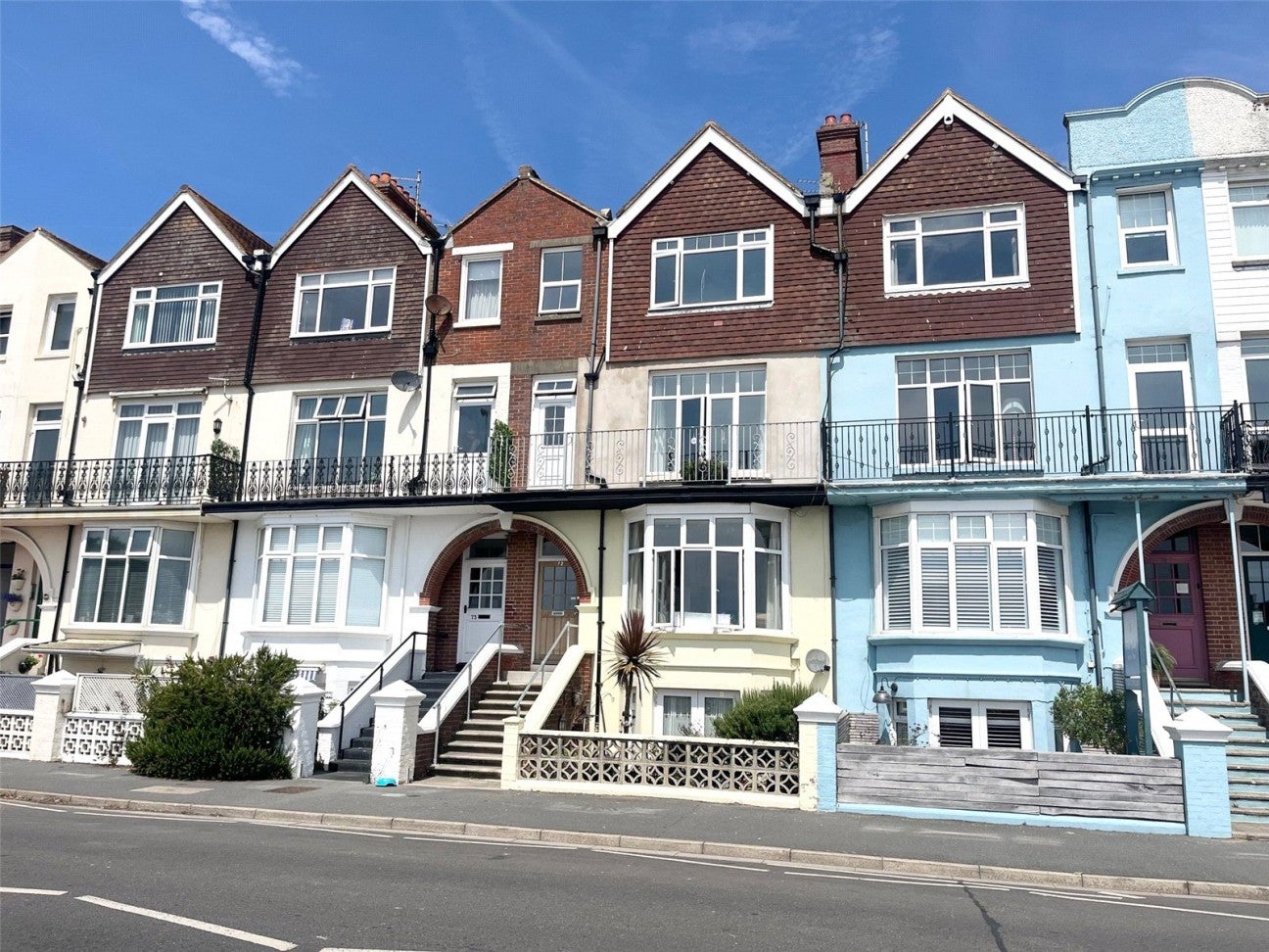 Flat South Terrace in Arun