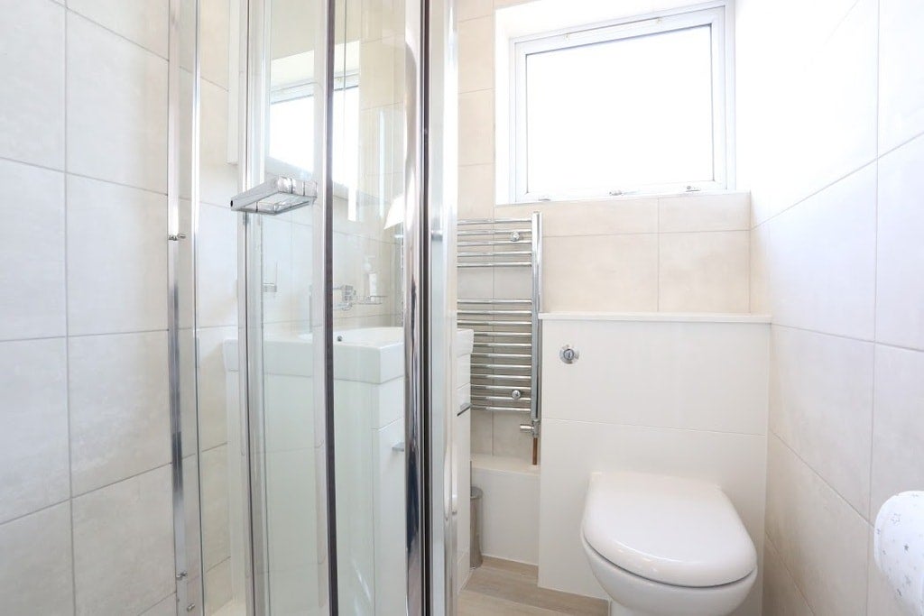 Room Saltwell Street in Greater London