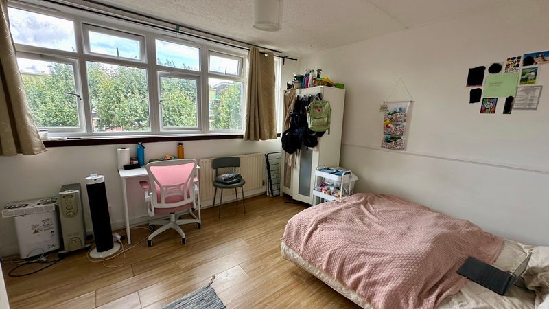 Room Rotherhithe New Road in Greater London