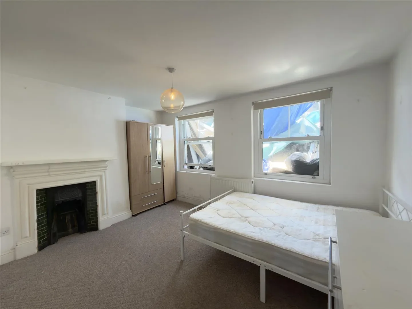Flat Kyverdale Road in Greater London
