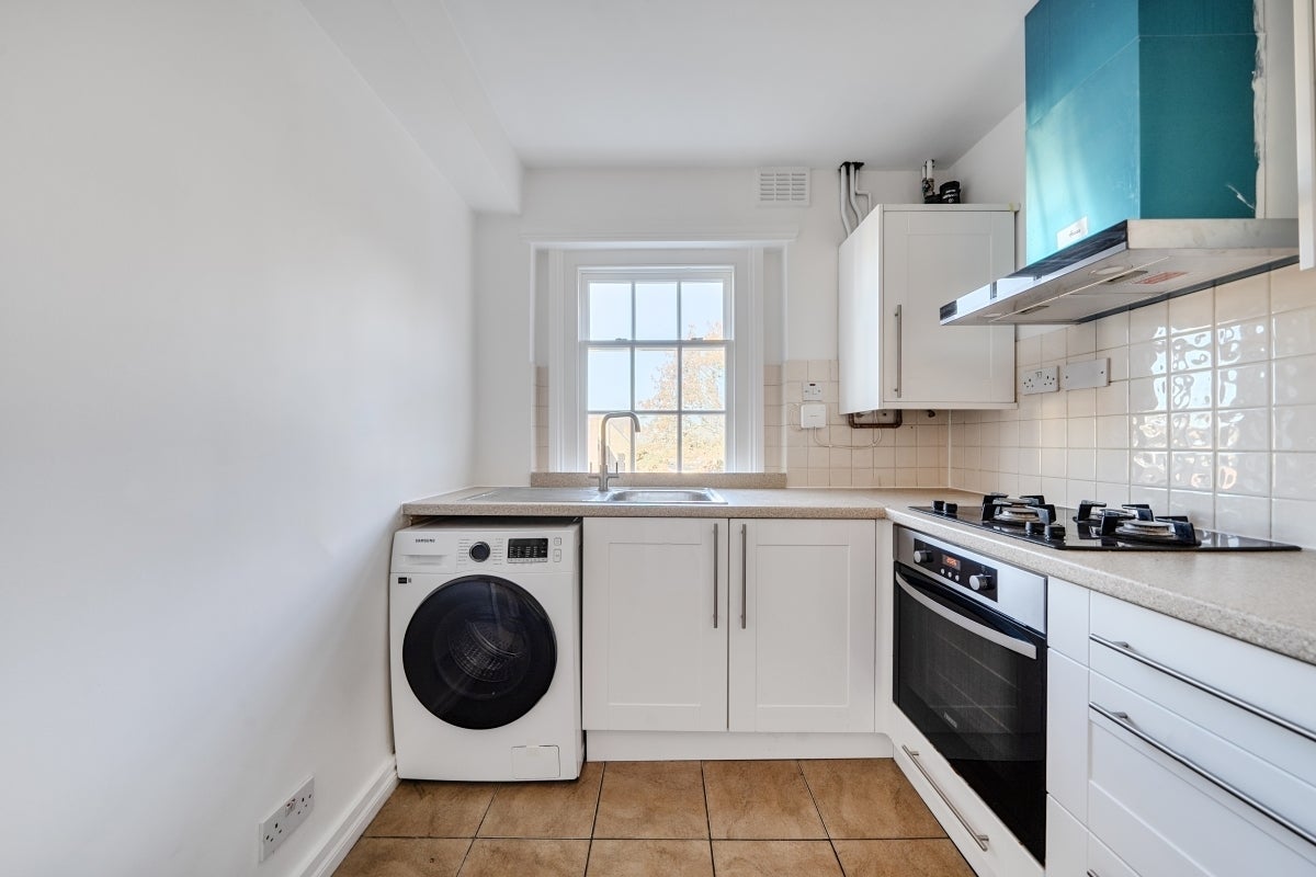 Flat Devonshire Drive in Greater London