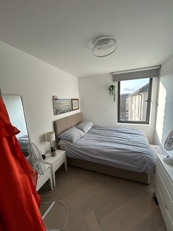 Room Durnsford Road in Greater London