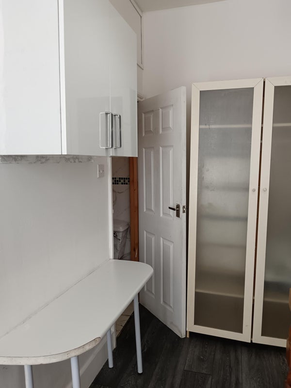 Room Beaconsfield Road in Greater London
