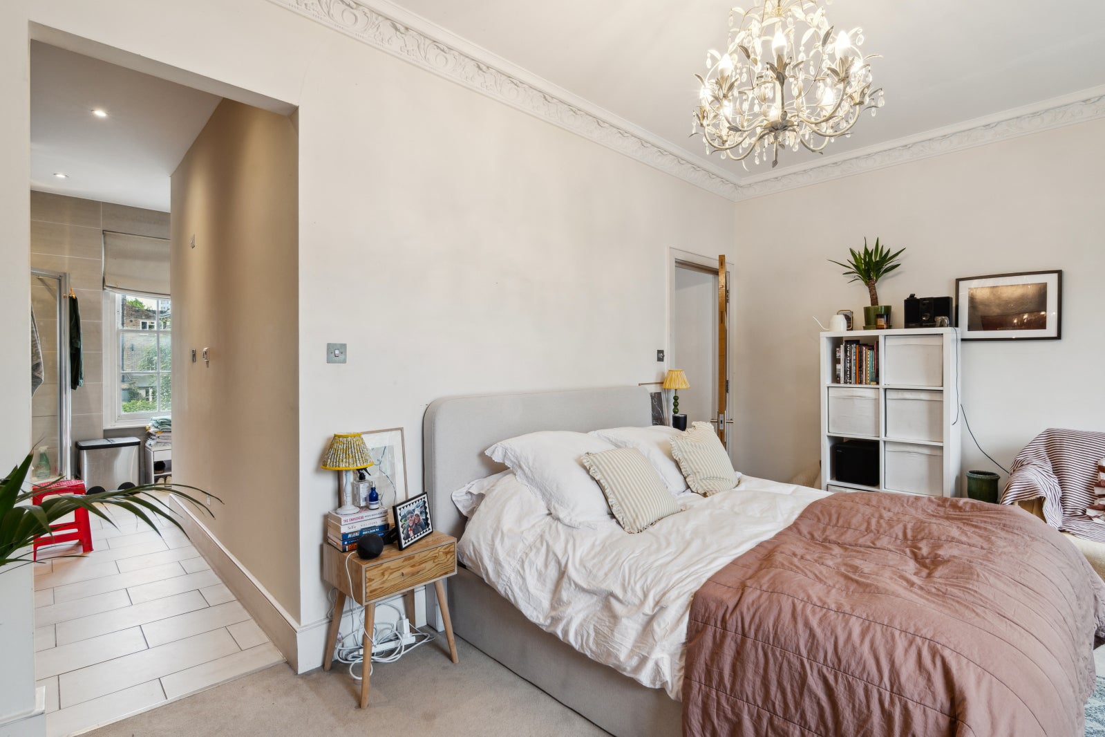 House Elizabeth Avenue in Greater London
