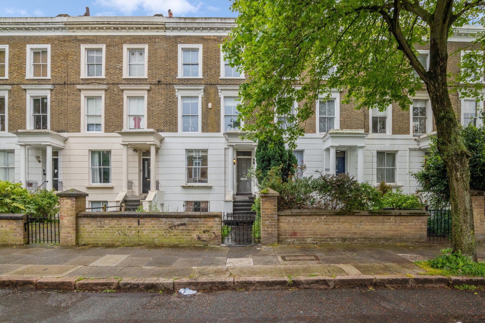 House Elizabeth Avenue in Greater London
