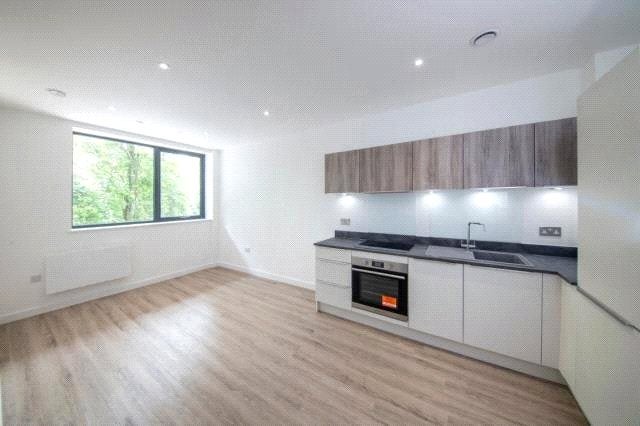 Flat Ashwood Way in Basingstoke and Deane