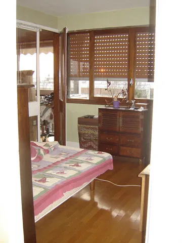 Room A 12 in Fontenay-le-Fleury