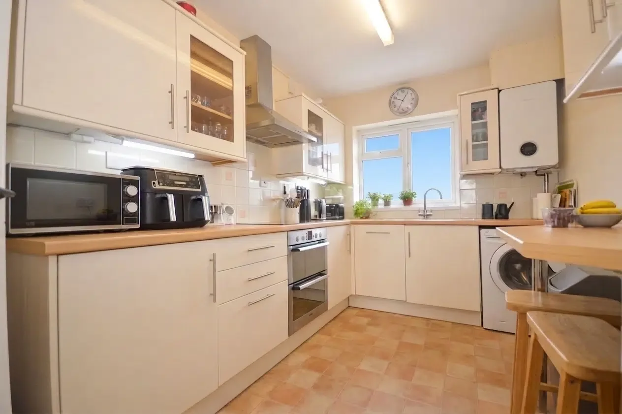 Flat Ledborough Lane in Beaconsfield