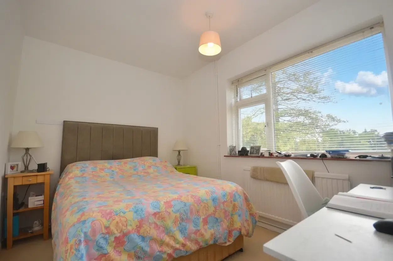 Flat Ledborough Lane in Beaconsfield