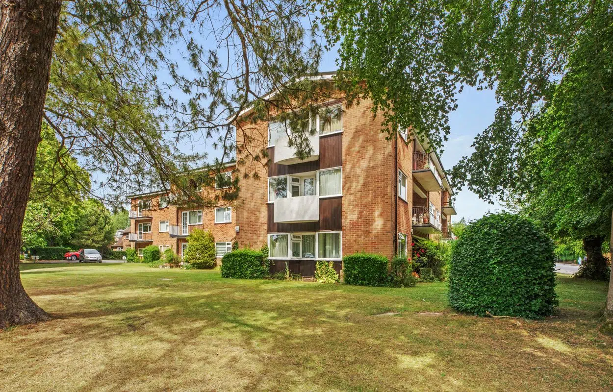Flat Ledborough Lane in Beaconsfield