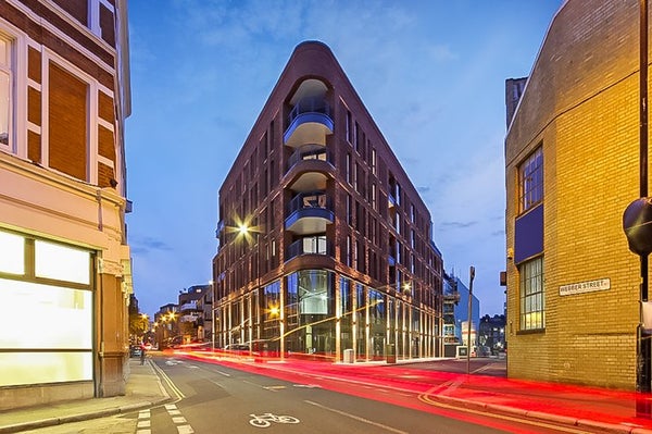 Flat Webber Street in London Borough of Southwark