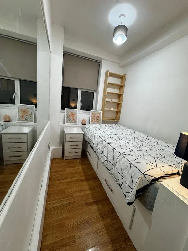 Room Park West Place in City of Westminster