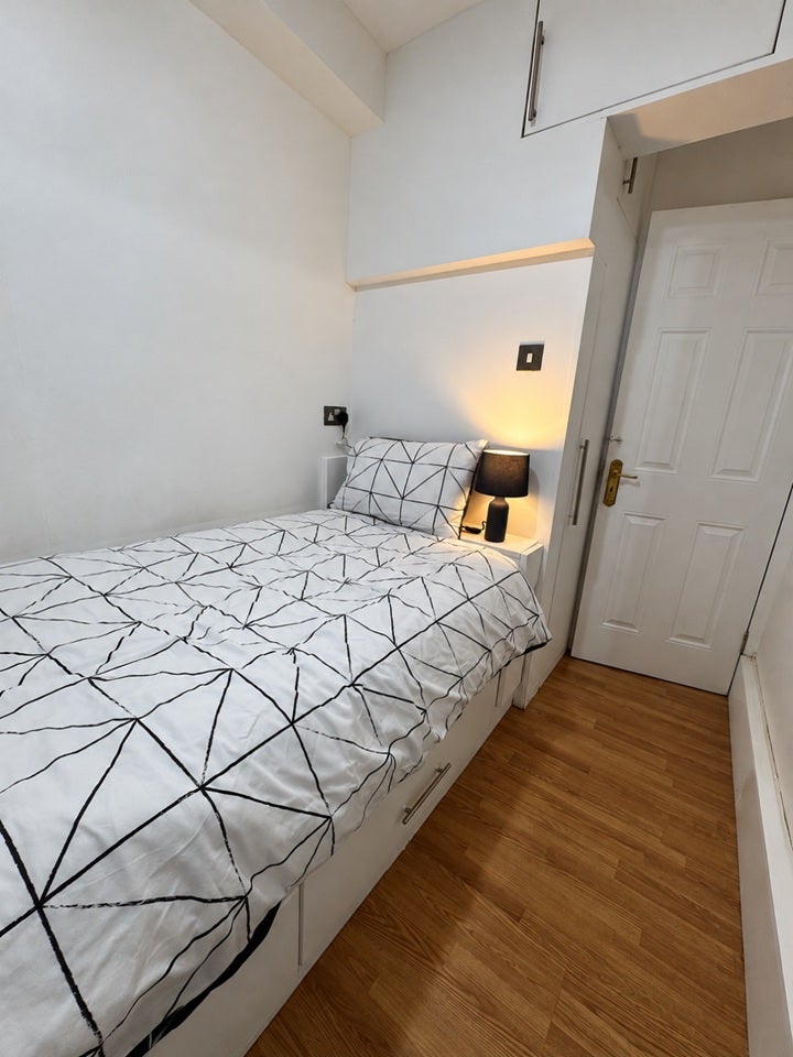 Room Park West Place in City of Westminster