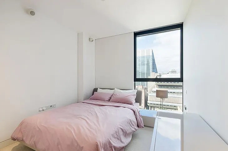 Flat Holland Street in Greater London
