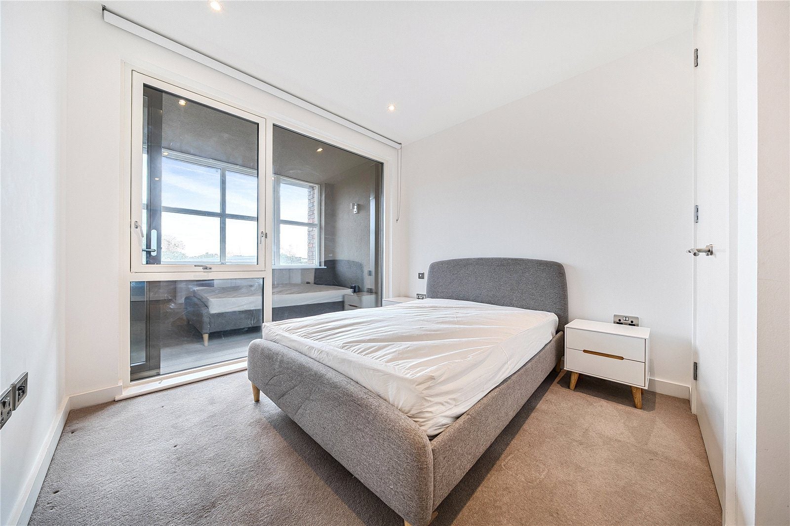 Flat Maritime Street in Greater London