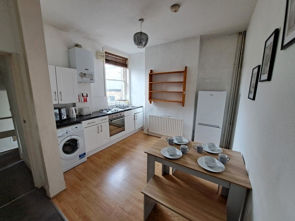 Room Honor Oak Park in Greater London