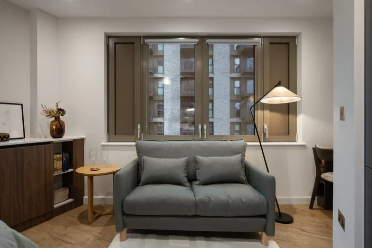 Flat Victoria Road in Greater London