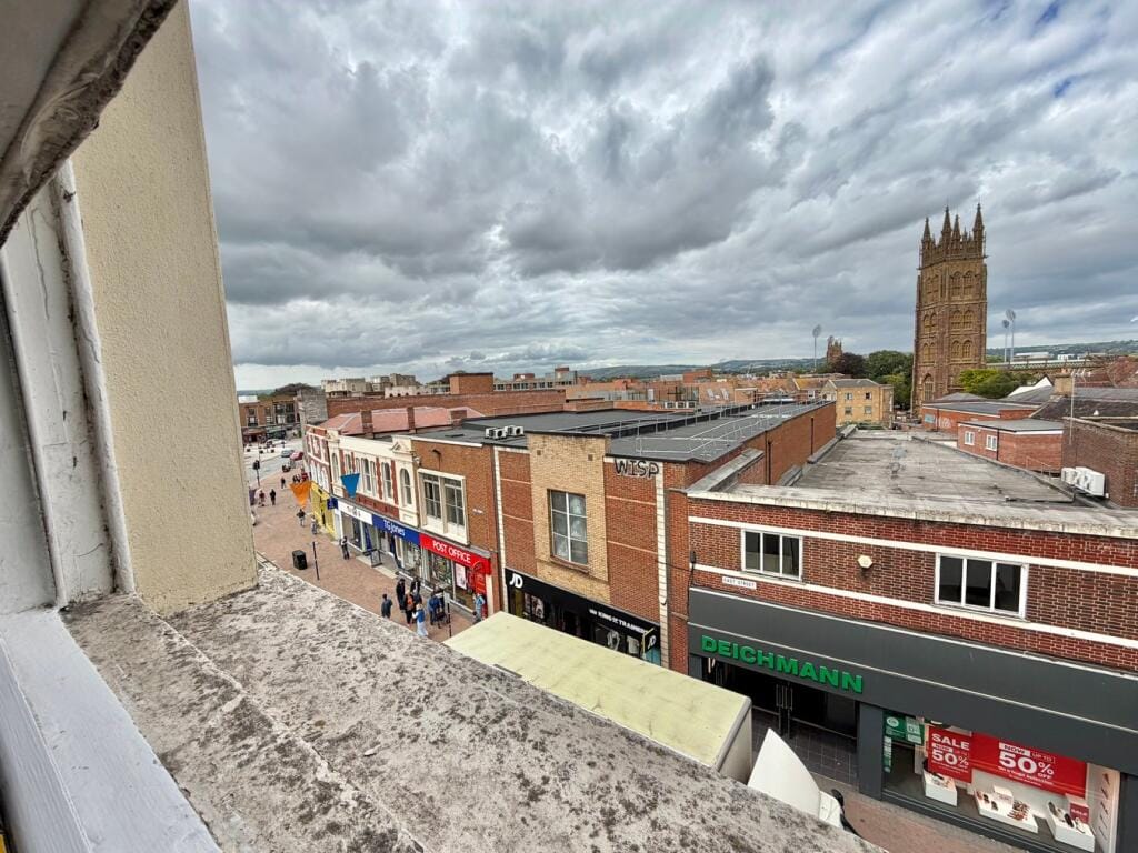 Flat East Street in Taunton