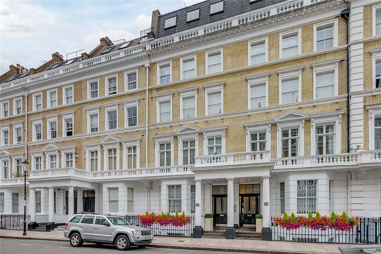 Flat Queen's Gate in Greater London