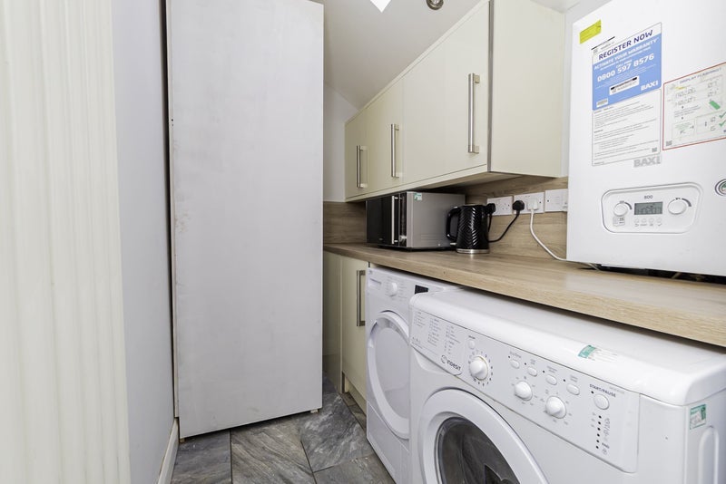 Room Melville Road in Coventry