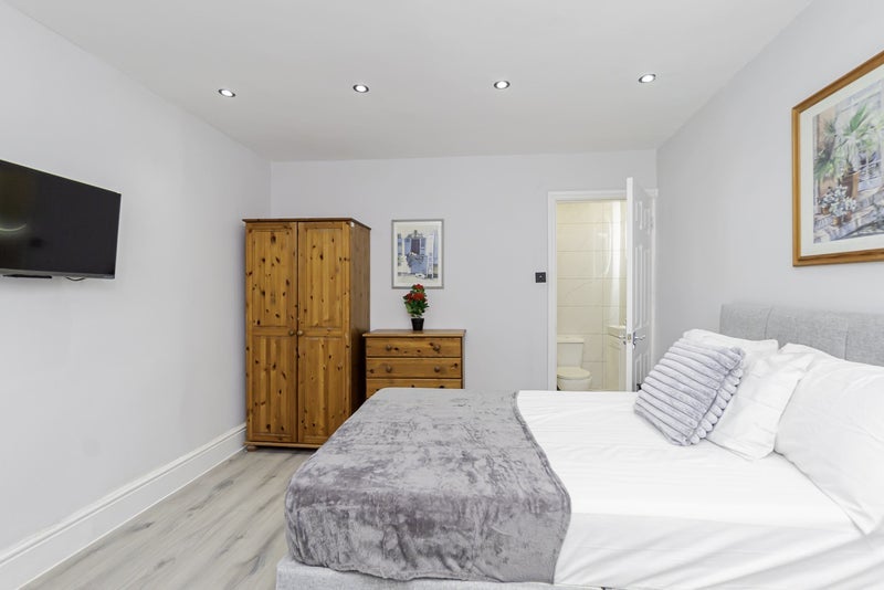 Room Melville Road in Coventry