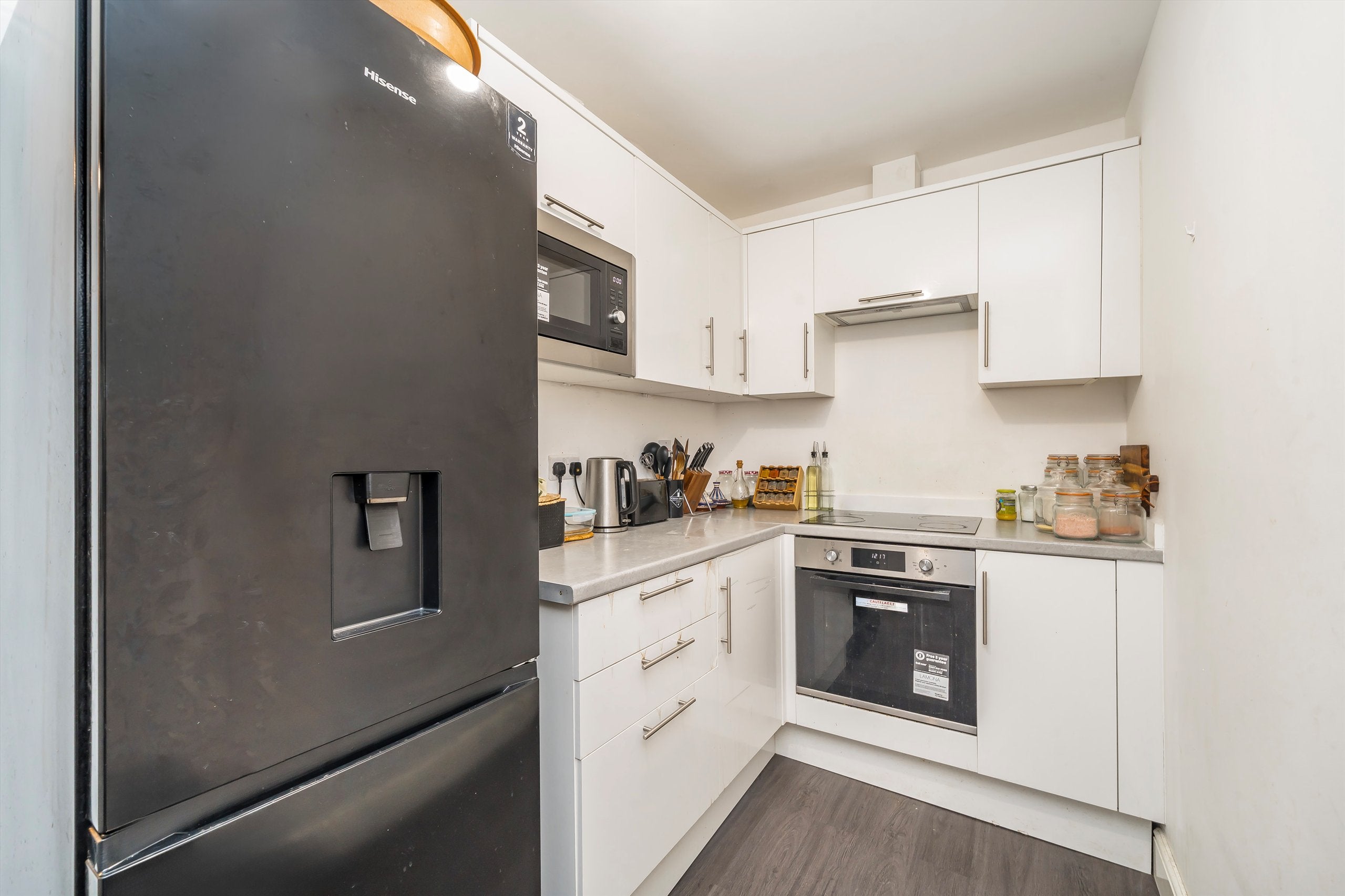 Flat Clapham Road in Greater London