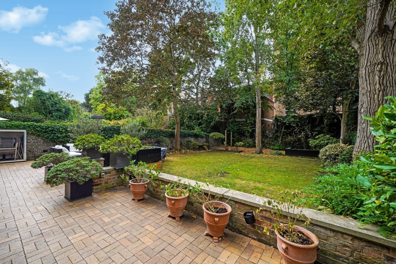 House Hamilton Terrace in City of Westminster