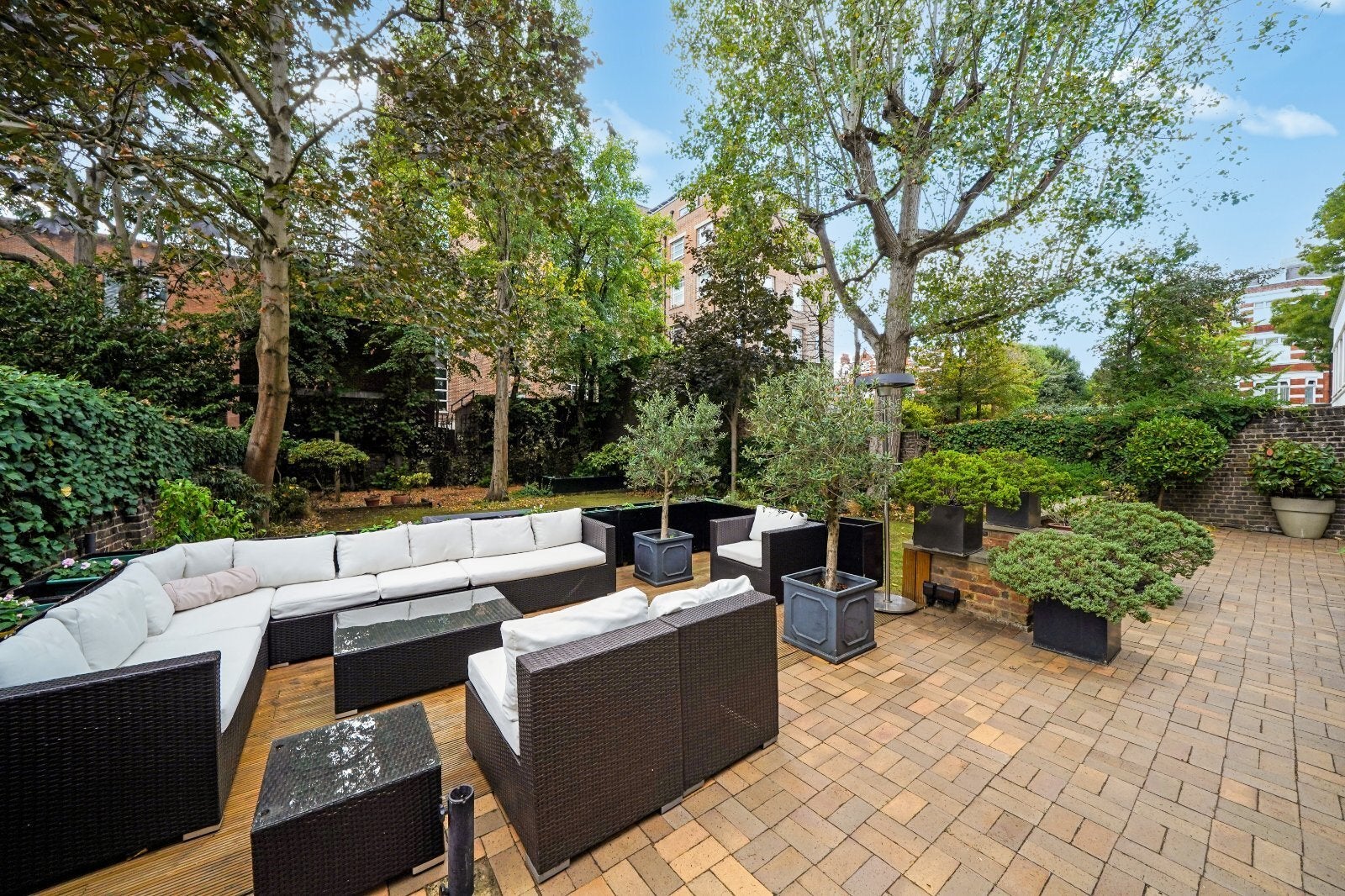House Hamilton Terrace in City of Westminster