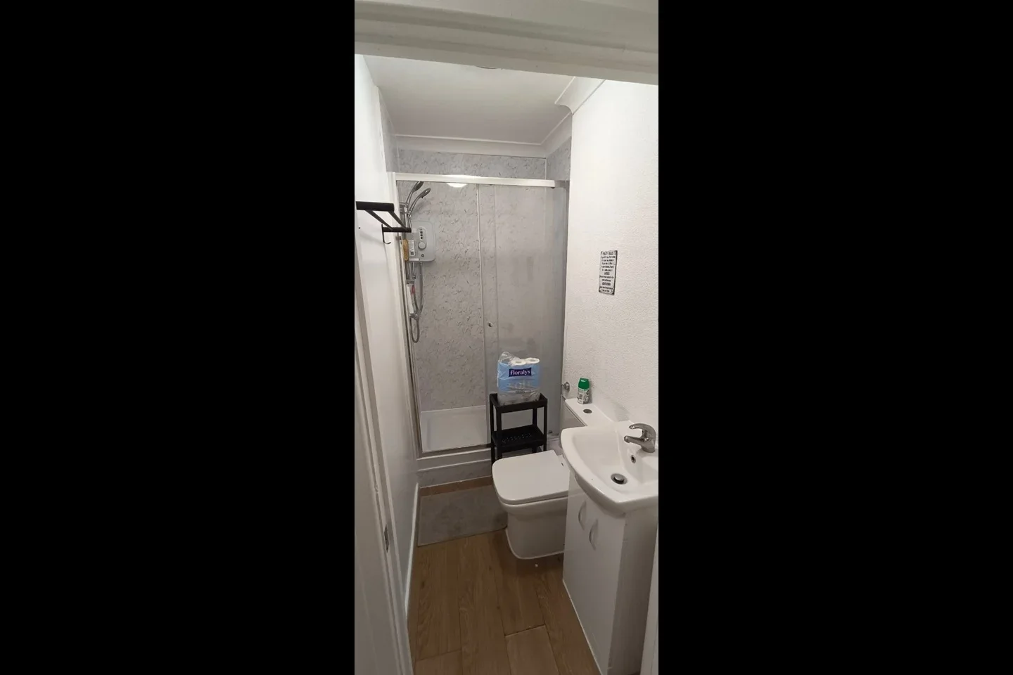 Room Hillcroft Crescent in Greater London