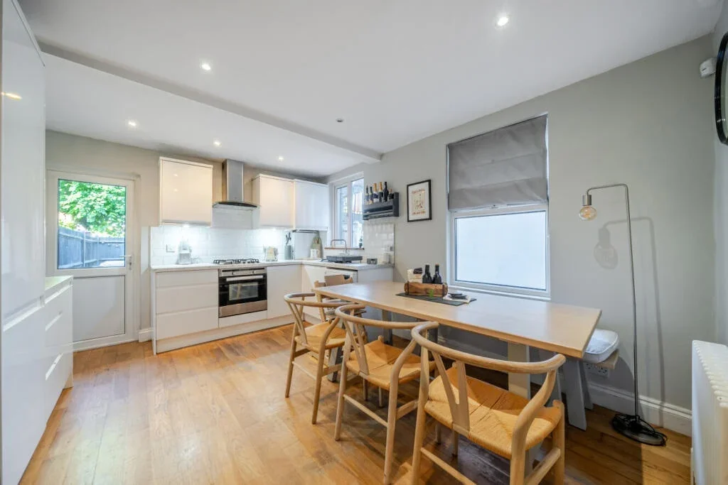 Flat Kingston Road in Greater London