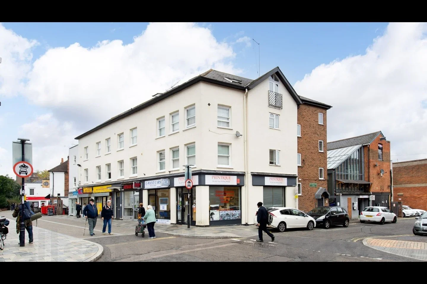 Flat Nicholsons Lane in Maidenhead