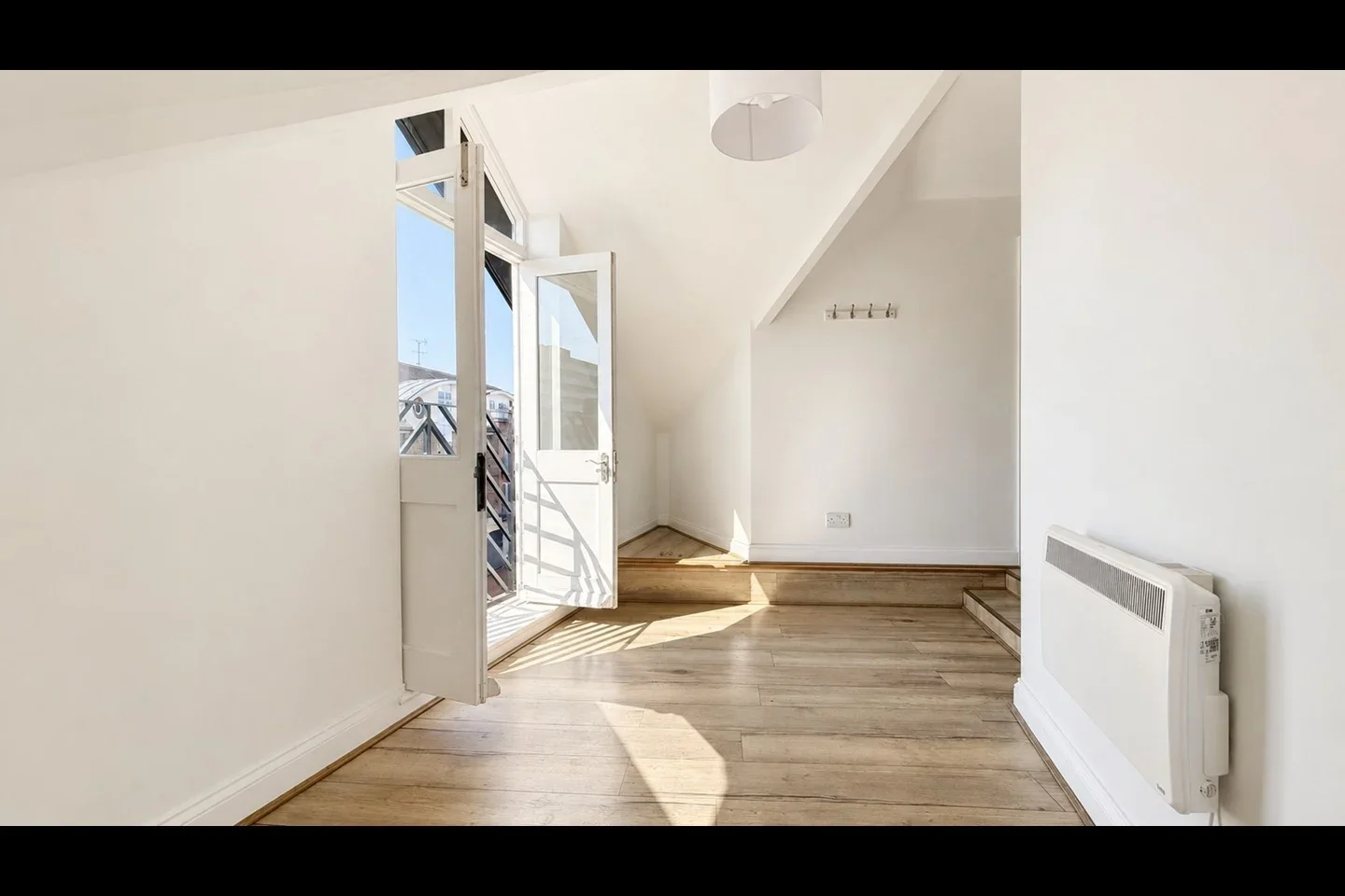 Flat Nicholsons Lane in Maidenhead