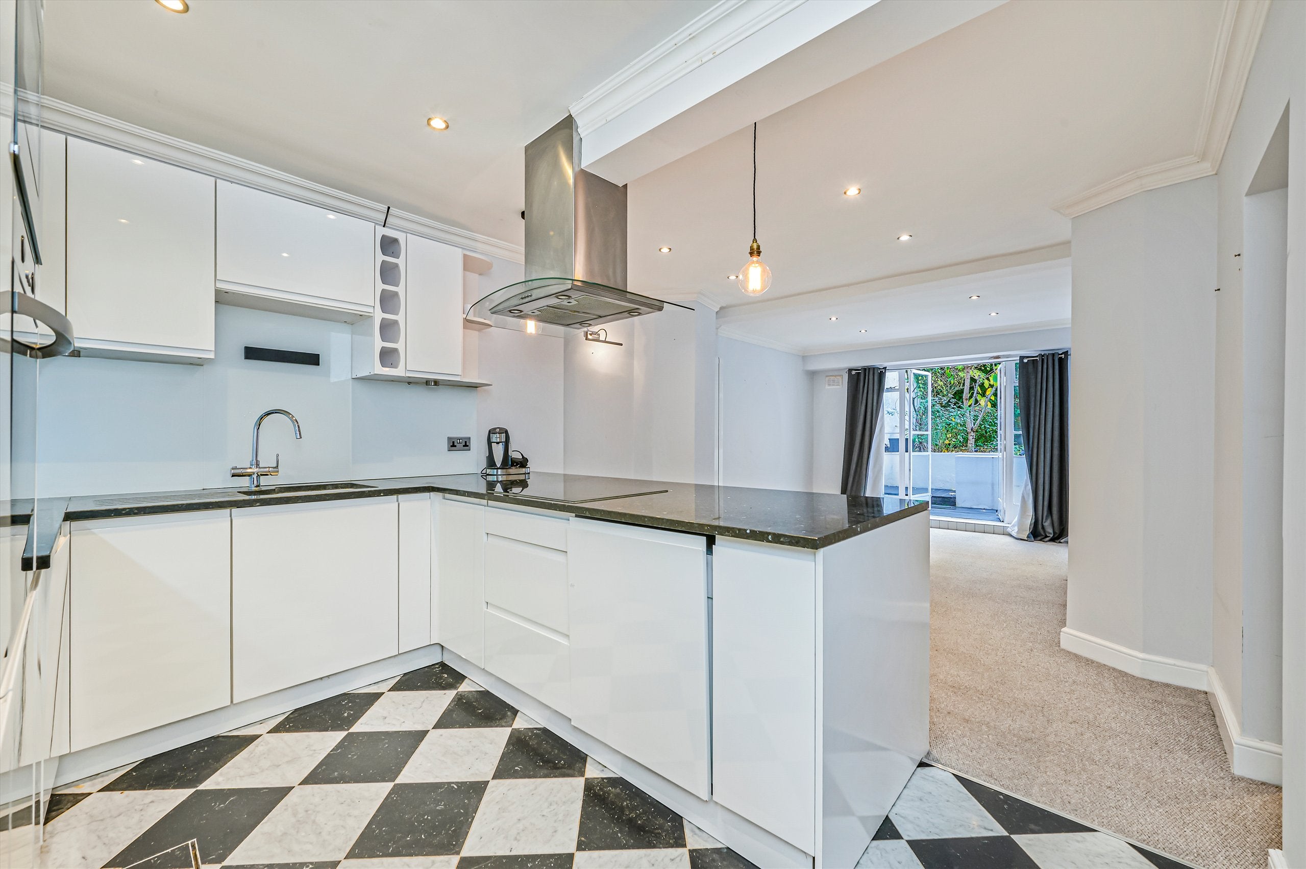 Flat Kennington Park Road in Greater London
