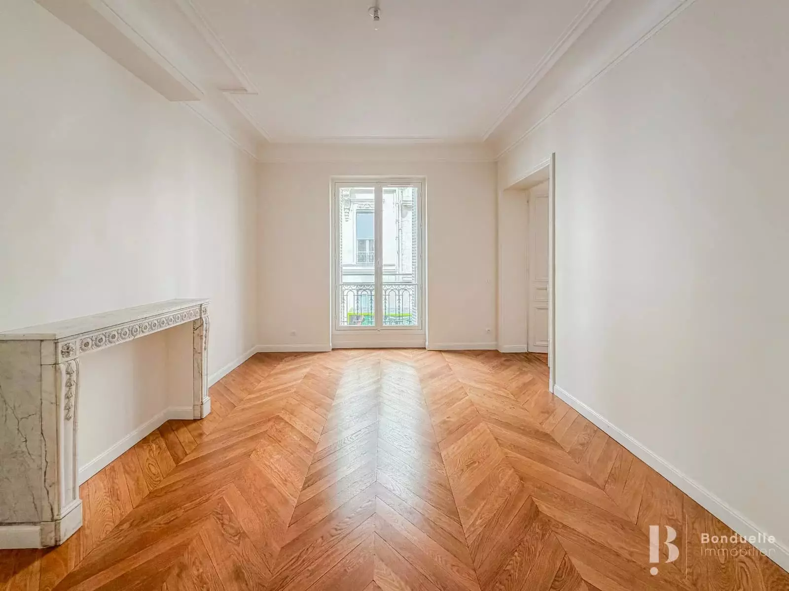 Appartement Rue de Bassano à Paris