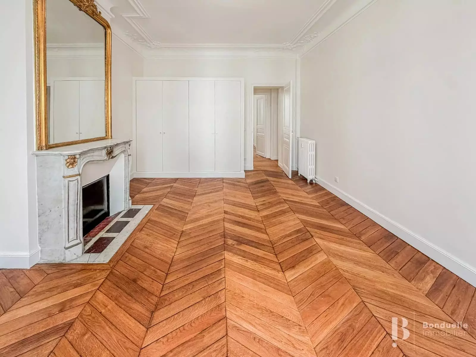Appartement Rue de Bassano à Paris