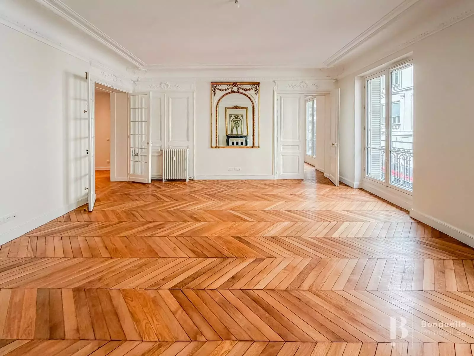 Appartement Rue de Bassano à Paris