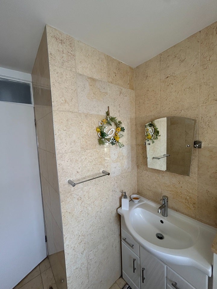 House Dinsdale Gardens in Greater London